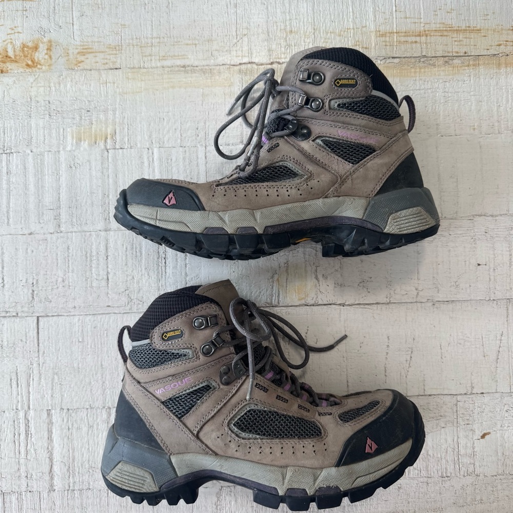 Vasque Breeze‎ 2.0 GTX Hiking Boots Women’s size 8 in Gargoyle/Violet Gore-Tex